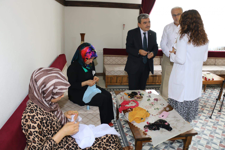 İl Milli Eğitim Müdürü Mehmet Türkmen’den Halk Eğitimi Kursiyerlerine Ziyaret