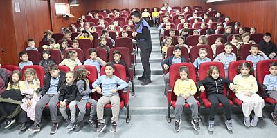 İlkokul Öğrencilerine  “Akran Nezaketi” Eğitimi