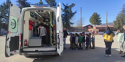 İlkokul Öğrencilerine “Yaşama Yol Ver” Farkındalık Eğitimi Verildi