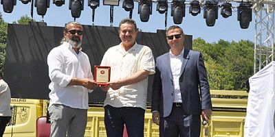 İpek, “Herkes Umudunu Aziz Türk Milletine Bağlamıştır”