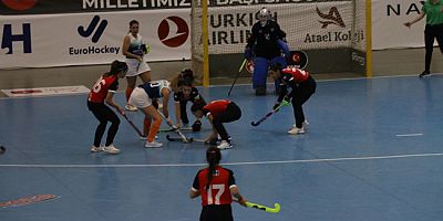 Kadınlarda Gaziantep Finalde Karşı Karşıya Geliyor