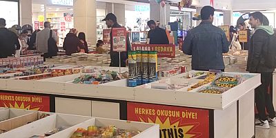 Kitap Fuarı Ziyaretçilerini Bekliyor