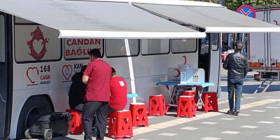 Kızılay Meydanda Vatandaşlarla Buluştu