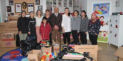 Koca Yürekli Çocuklar  Oyuncaklarını Paylaşıyor