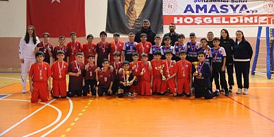 Küçük Erkekler Voleybol Müsabakaları Tamamlandı