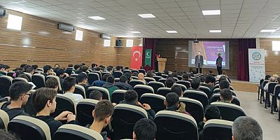 Macit Zeren Fen Lisesi Öğrencilerine Teknoloji Bağımlılığı Semineri