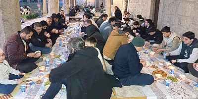 Mehmet Paşa Camii'nde Gençlik İftarı Gerçekleştirildi