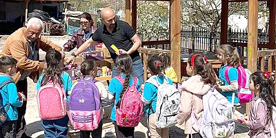 Merkeze 63 Kilometre Uzaklıktaki Karaşar Köyü’nde 23 Nisan Sevinci