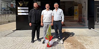 Merzifon Gençleri’nden Yeni İşyerine ‘Fidan’ Hediyesi