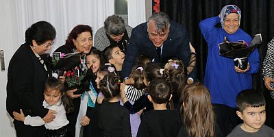 Minik Yüreklerden Büyük Öğretmenlere Vefa