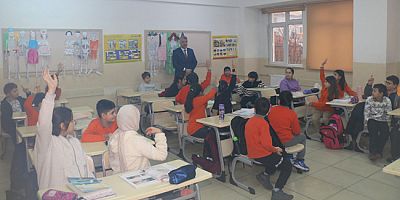 Müdür Katipoğlu, Öğrenci ve Öğretmenlerle Buluştu