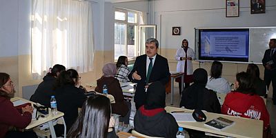 Müdür Türkmen Öğrencilerle Bir Araya Geldi