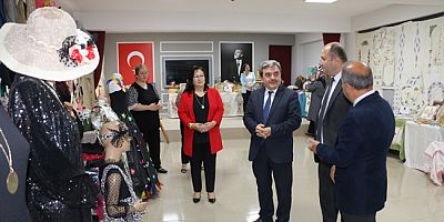 Müdür Türkmen Sergi Açılışına Katıldı