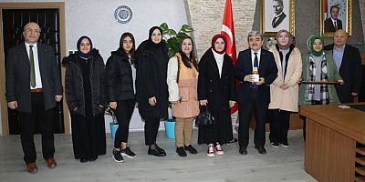 Öğrenci ve Öğretmenler Kandil Simiti Dağıttı