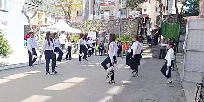 Öğrenciler Dünya Amasyalılar Gününde Yöresel Lezzetleri Tanıttı