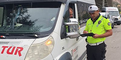 Öğrencilerin Güvenliği  İçin Polisler Sahada