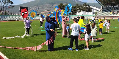 Okul Öncesi Öğrenciler Uçurtma Şenliğinde Buluştu