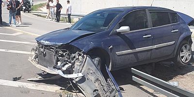 Otomobil Çelik Bariyere Çarptı,1 Kişi Yaralandı