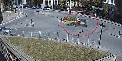 Otomobile Çarpan Motosikletin Sürücüsü Yaralandı
