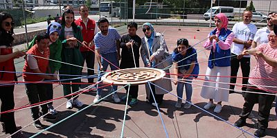 Özel Gereksinimli Çocuklar ve Öğrenciler Oyunlar Oynadı