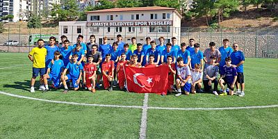 Özel İdarespor Zafer Bayramı’nda Türk Bayrağı açtı