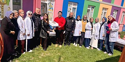 Özel Suluova Gülbahçesi Anaokulu  Öğrencilerinden Pastalı Kutlama