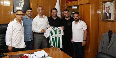 Öztürk’e Amasyaspor  Forması Hediye Ettiler
