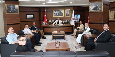 Panelistlerden Rektör Turabi’ye Ziyaret