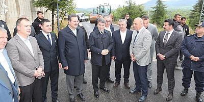 Protokol Üyeleri Hamamözü’nde Asfalt Çalışmalarını İnceledi