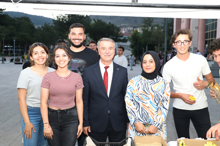 Rektör Elmacı Final Sınavları Dolayısıyla Öğrencilerle Buluştu