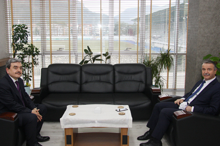 Rektör Elmacıdan, Milli Eğitim Müdürüne Hayırlı Olsun Ziyareti