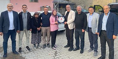 Rektör Turabi Mezun Olan Öğrenciyi Evinde Ziyaret Etti