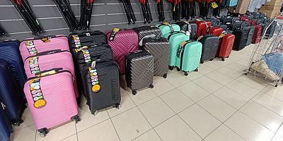Renk Renk Valizler Raflarda, Üniversitelilerin Heyecanı Başladı