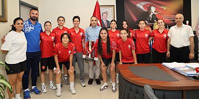 Şampiyon Amasis Spor’dan İl Müdürü Osman Ercan’a Ziyaret