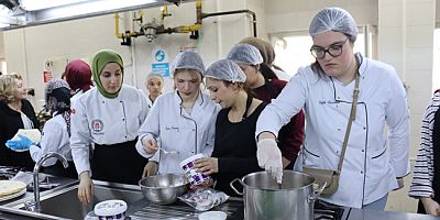 Samsunlu Öğrenciler Amasya Üniversitesi’nde Aşçılık Deneyimi Yaşadı