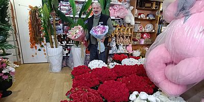 Sevgililer Günü Öncesi Çiçekçilerde Yoğun Hazırlık