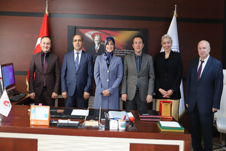 Sgkdan Amasya Üniversitesi Rektörlüğüne Teşekkür Plaketi