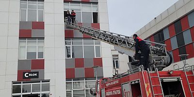 Suluova Meslek Yüksek Okulunda Deprem Tatbikatı Gerçekleştirildi