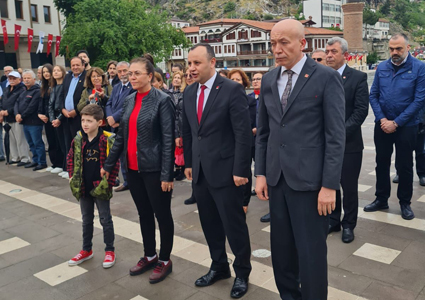 Tarihsel Görevi Diri Tutarak, Azimle, Kararlılıkla Yürüyeceğiz