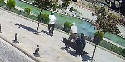 Telefon Dolandırıcısı, Parkta Buluştuğu Yaşlı Kadının Parasını Alıp Kaçtı