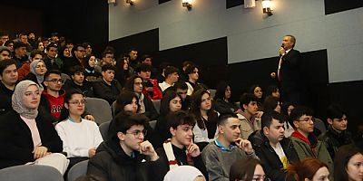 Tıp Fakültesi Dekanı Anadolu Lisesi Öğrencileriyle Buluştu