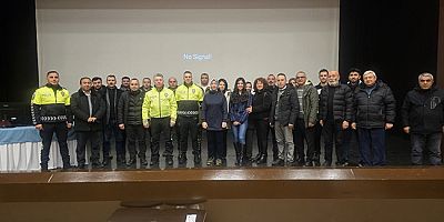 Trafik Şube Ekiplerinden Kamu Personeline Güvenli Trafik Eğitimi