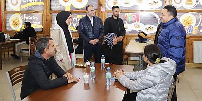 Uzaktan Eğitim Sınavlarına Katılan Öğrenci ve Ailelerini Ziyaret Etti