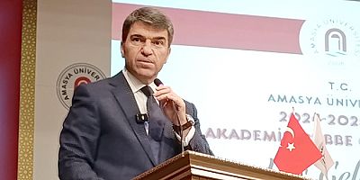 Vali Bakan: “Akademik Cübbe Bilgi ve Sorumluluğun Simgesidir”