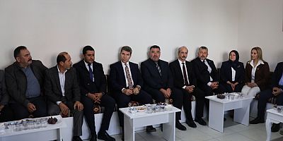 Vali Bakan’dan Muhtarlara Çağrı: Gençlerimizi Kaybetmeyelim
