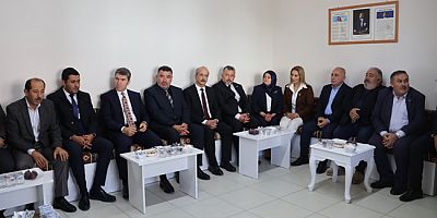 Vali Bakan, Muhtarların Gününü Kutladı