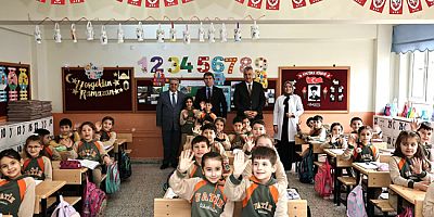 Vali Bakan Öğrencilerle Buluştu, Öğretmenlere Taziyelerini İletti