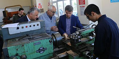 Vali Bakan, Şehit Gültekin Tırpan MTAL’yi Ziyaret Etti
