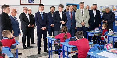 Vali Bakan Taşova’da Sınıflara Konuk Oldu