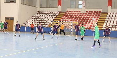 Vali Bakan ve Başkan Sevindi’den Genç Sporculara Destek